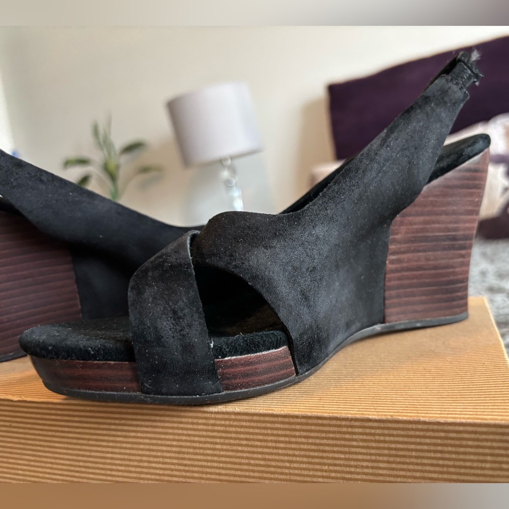 #25 UGG Black Wedge Sandals with Cross-Strap Design